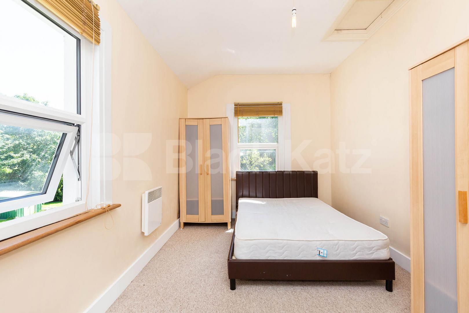 Bright two double bedroom flat set on the top floor of a period house Mercers Road, Tufnell Park
